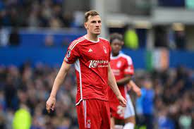 评鉴：一代中场艺术家的永恒遗产  - 九游娱乐