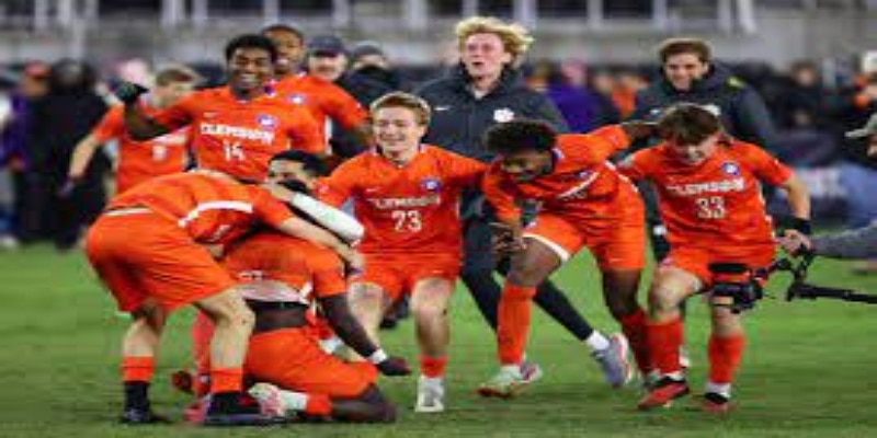 青训球员被迫提前上位，红魔体系面临重建压力- 九游娱乐