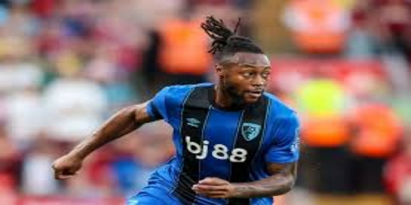 事件回顾：红牌引发的网络风暴- 九游娱乐